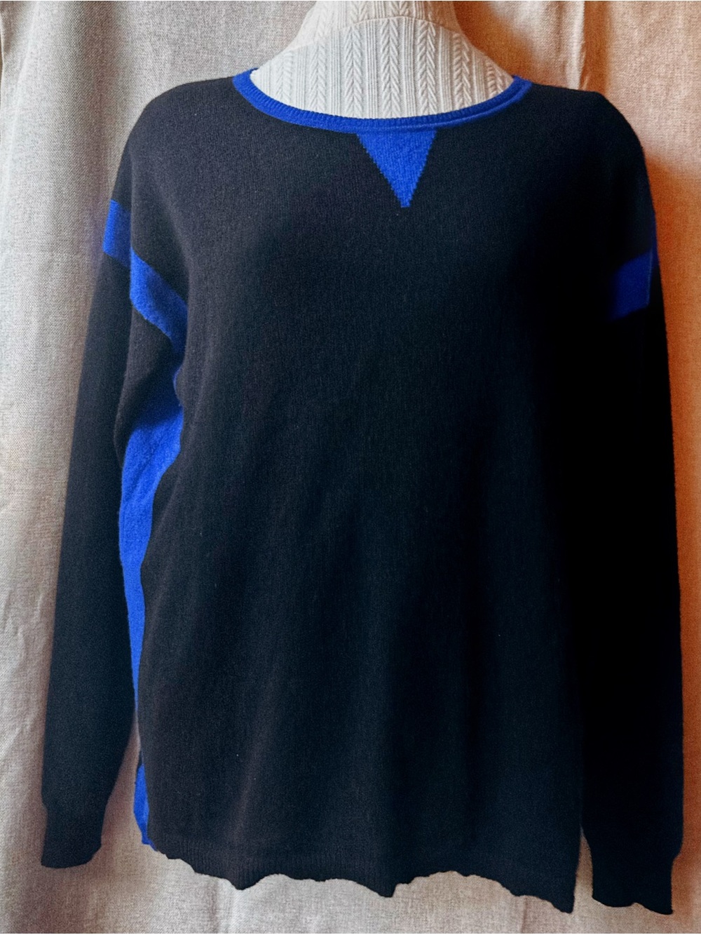 π€π Autumn Cashmere Black & Cobalt Blue 100% Cashmere Sweater - Picture 9 of 10